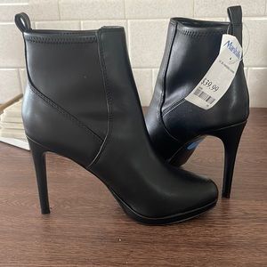 Brand new never been worn ankle booties